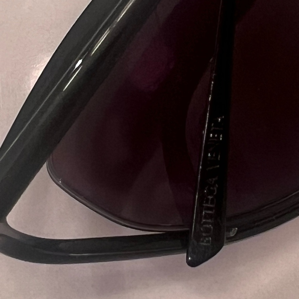 Bottega Veneta sunglasses- worn once - Picture 8 of 8